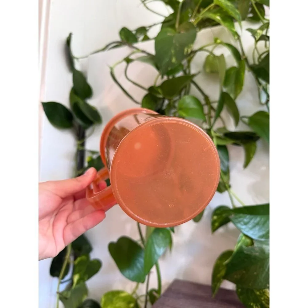 Vintage Peach Plastic Mug with Lid – No Straw